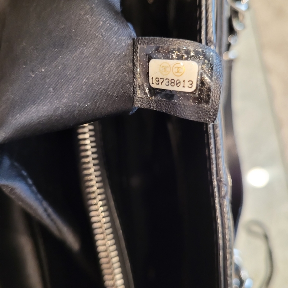 Chanel GST tote with Black hardware and Caviar leather - Picture 5 of 9